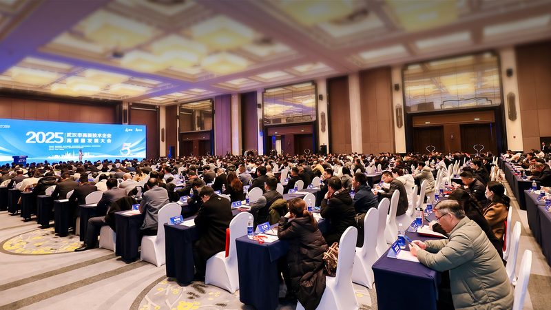 电源是网络设备正常运行的保障。在电源管理方面，应注意以下几点：